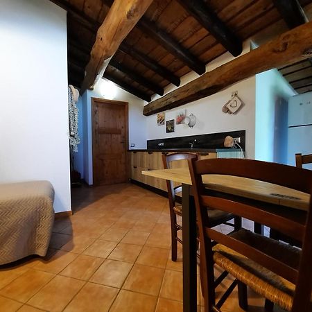 Corte Davini Agriturismo Monzambano Eksteriør bilde