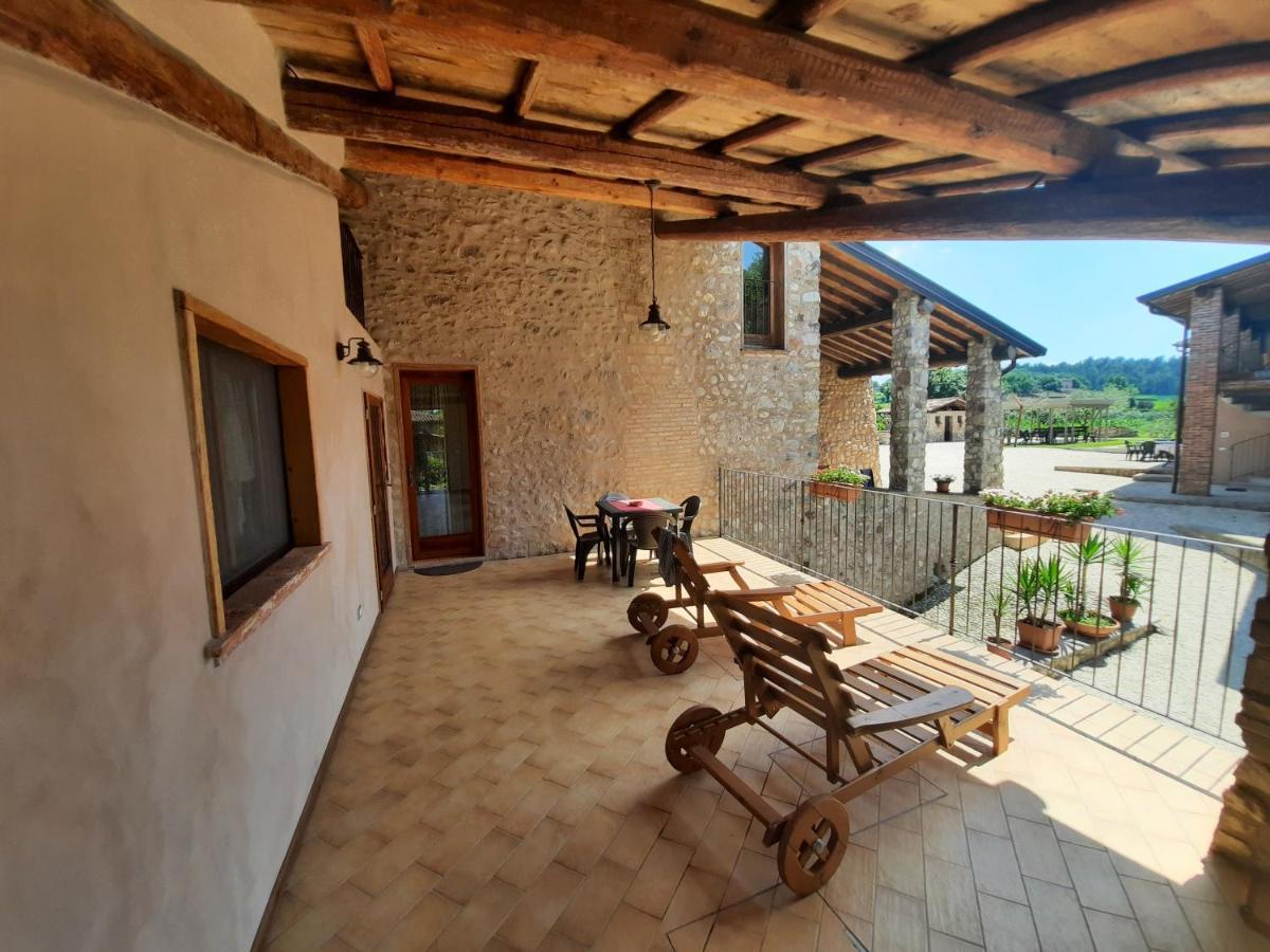 Corte Davini Agriturismo Monzambano Eksteriør bilde