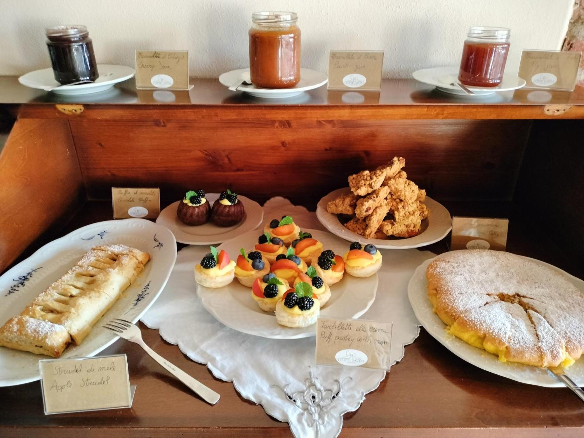 Corte Davini Agriturismo Monzambano Eksteriør bilde