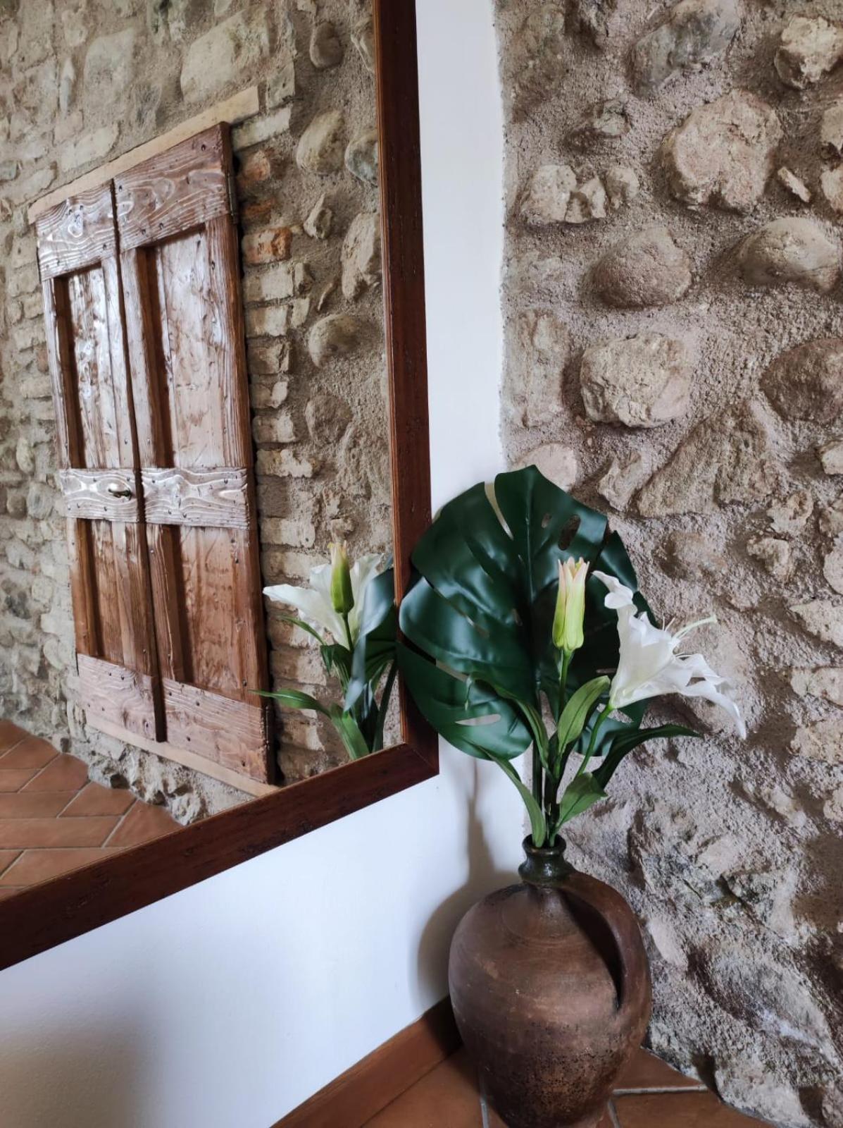 Corte Davini Agriturismo Monzambano Eksteriør bilde