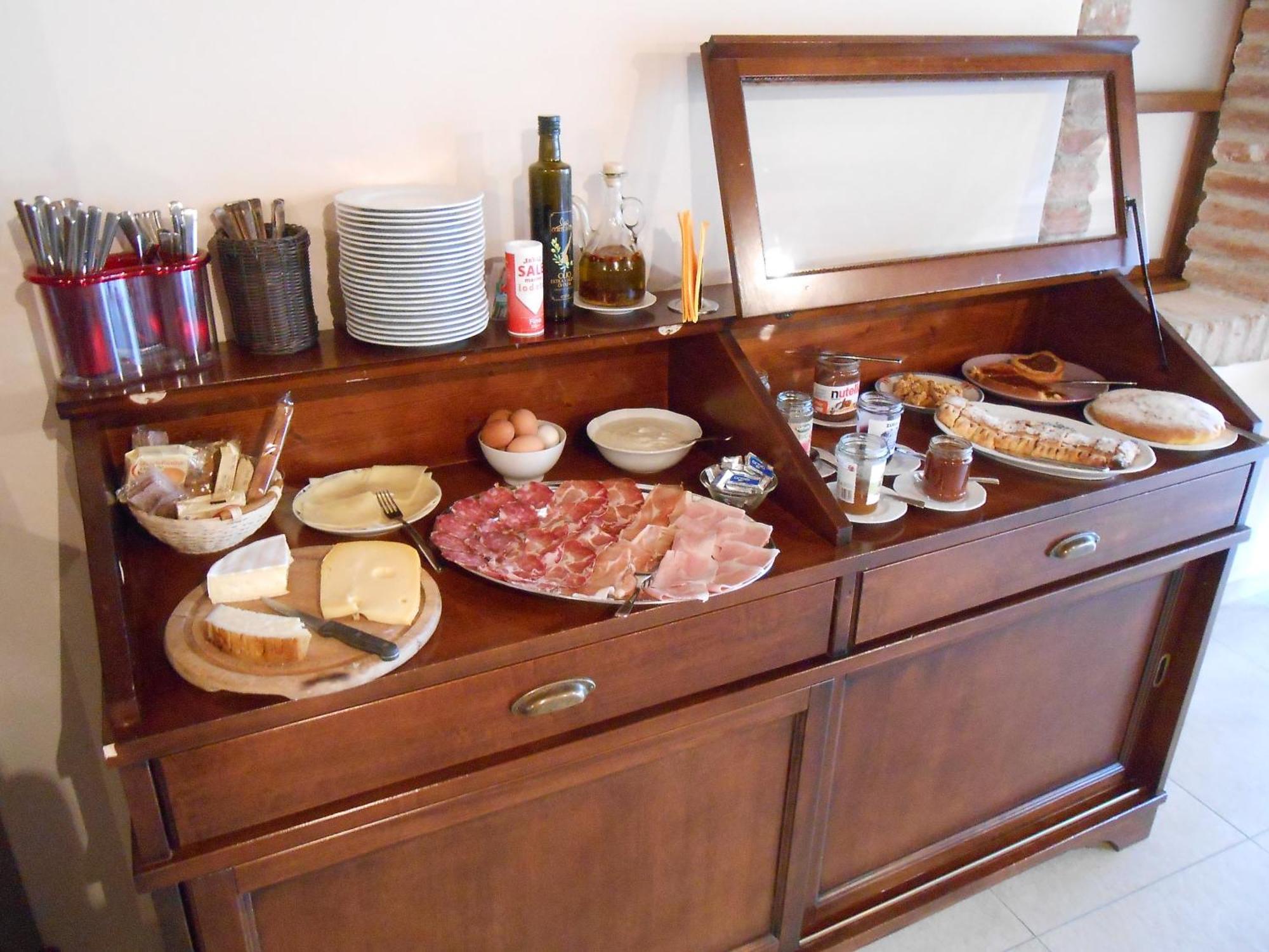 Corte Davini Agriturismo Monzambano Eksteriør bilde
