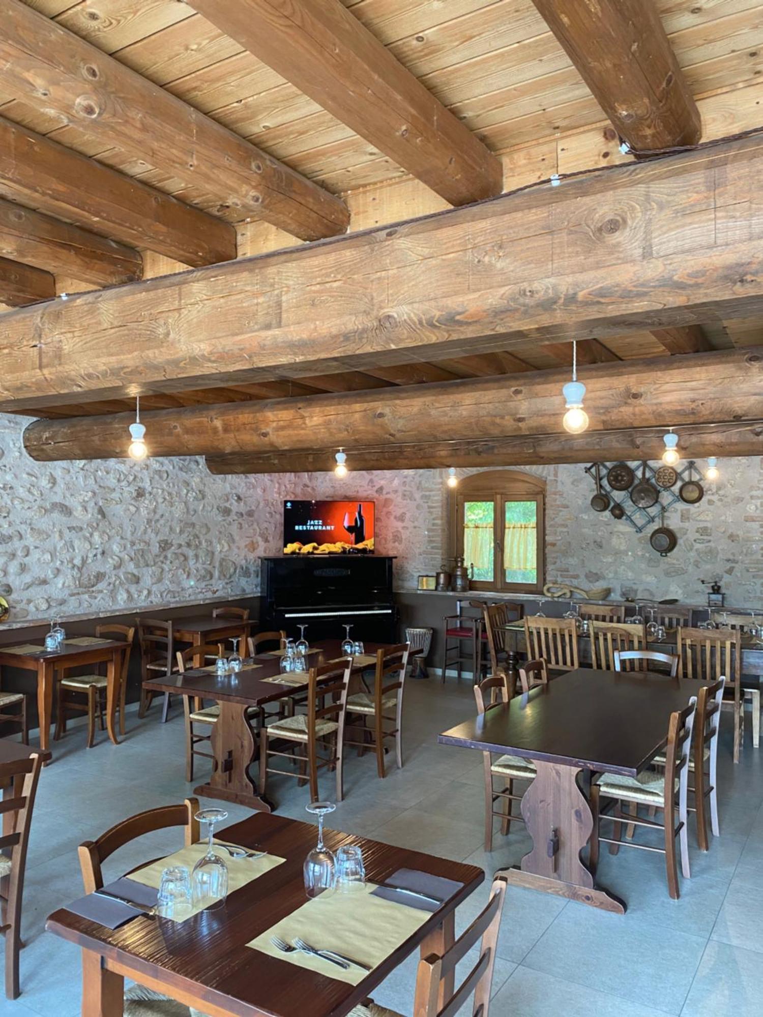 Corte Davini Agriturismo Monzambano Eksteriør bilde