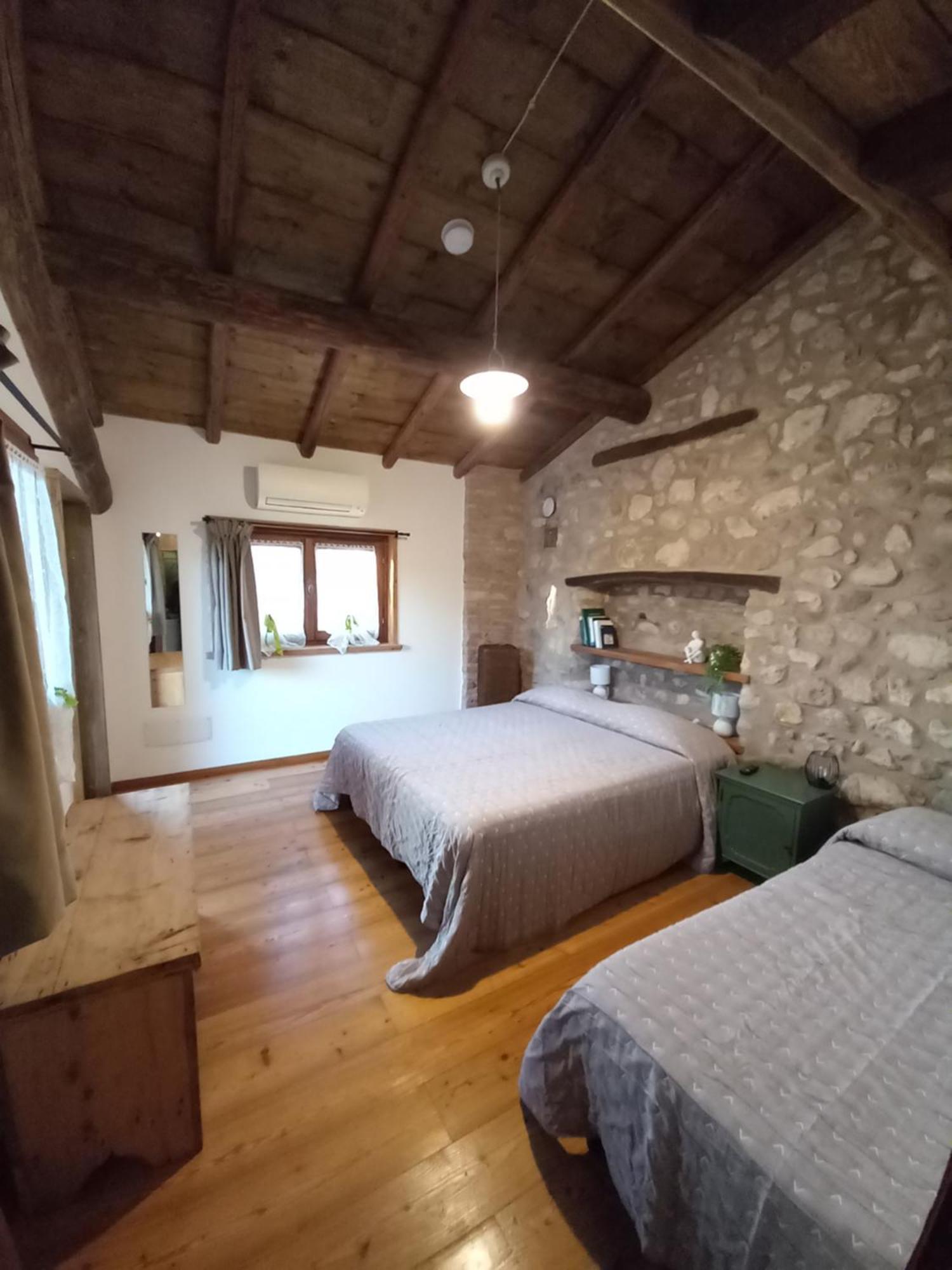 Corte Davini Agriturismo Monzambano Eksteriør bilde